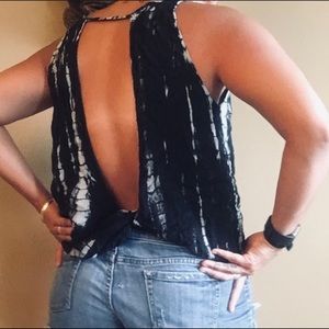 Backless monochrom tie dye top